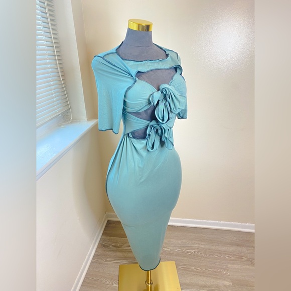 Plussize Dress - Picture 6 of 7